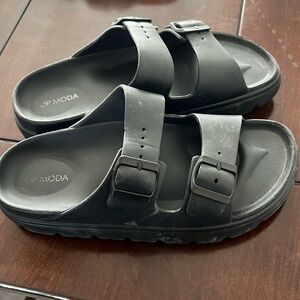 Platform sandals-black